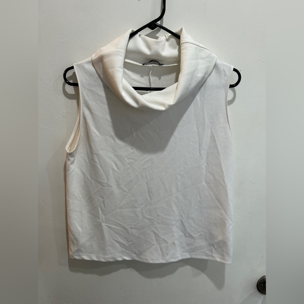 💥3/$10💥 Zara White Turtle Neck Crop Top